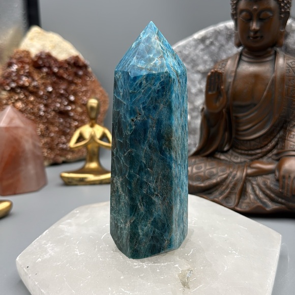 Blue Apatite Tower from Madagascar - Picture 5 of 5